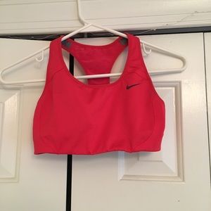 pink nike sports bra
